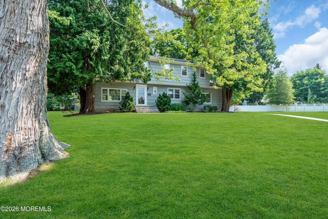 27 Circle Lane, Little Silver, NJ 07739