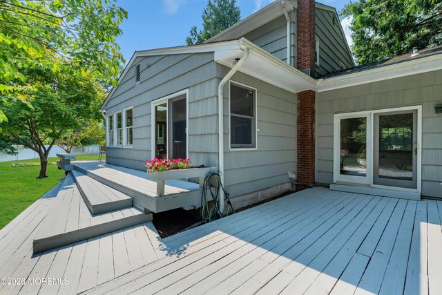 27 Circle Lane, Little Silver, NJ 07739