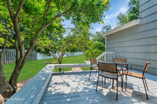 27 Circle Lane, Little Silver, NJ 07739