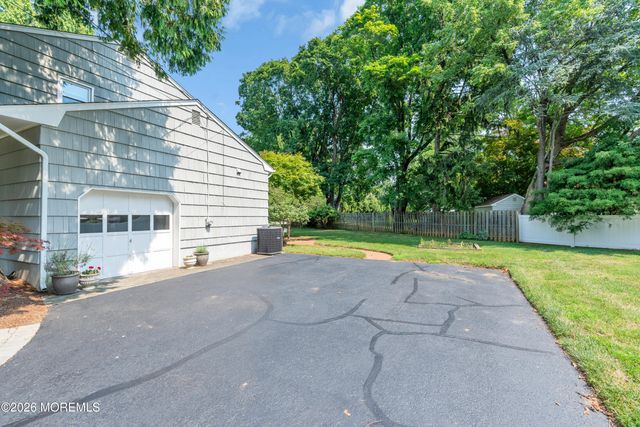 27 Circle Lane, Little Silver, NJ 07739