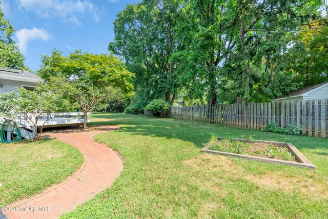 27 Circle Lane, Little Silver, NJ 07739