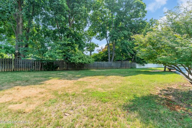 27 Circle Lane, Little Silver, NJ 07739
