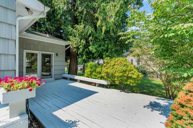 27 Circle Lane, Little Silver, NJ 07739