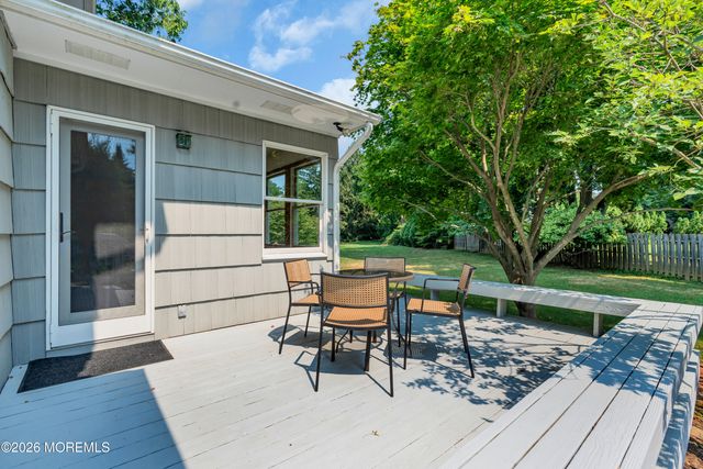 27 Circle Lane, Little Silver, NJ 07739