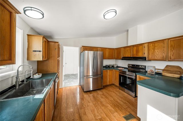 101 Faun Rae Lane, Chehalis, WA 98532