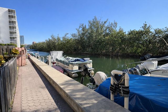 3522 NE 166th St 7, North Miami Beach, FL 33160