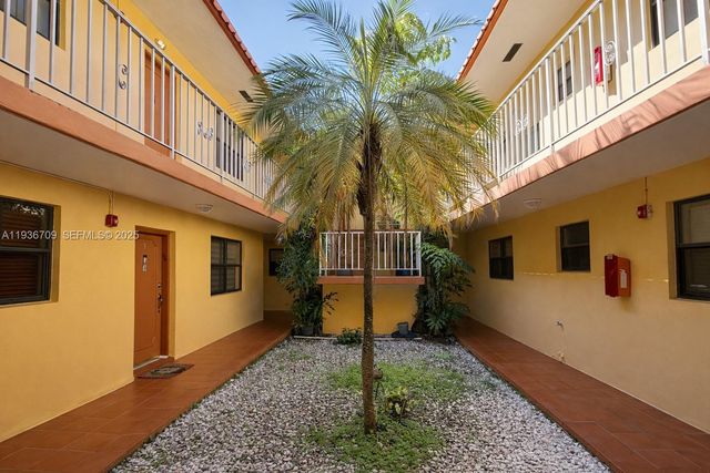 3522 NE 166th St 7, North Miami Beach, FL 33160