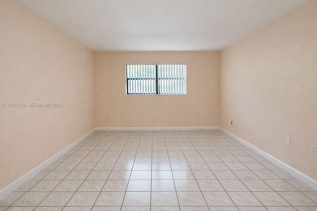 3522 NE 166th St 7, North Miami Beach, FL 33160