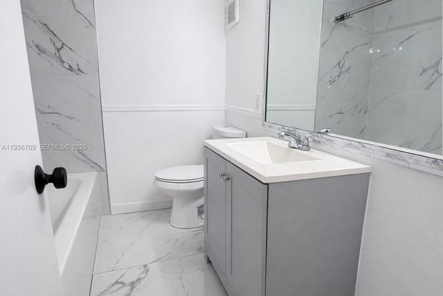 3522 NE 166th St 7, North Miami Beach, FL 33160