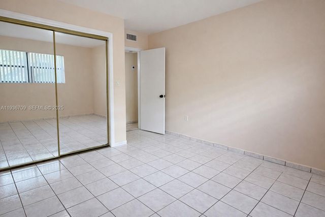 3522 NE 166th St 7, North Miami Beach, FL 33160