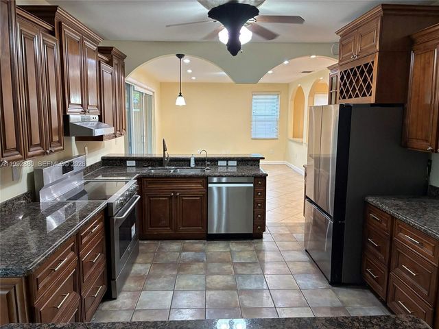 1764 NW 166th Ave, Pembroke Pines, FL 33028