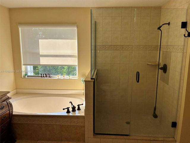 1764 NW 166th Ave, Pembroke Pines, FL 33028