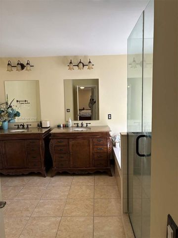 1764 NW 166th Ave, Pembroke Pines, FL 33028