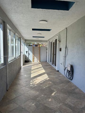 1764 NW 166th Ave, Pembroke Pines, FL 33028