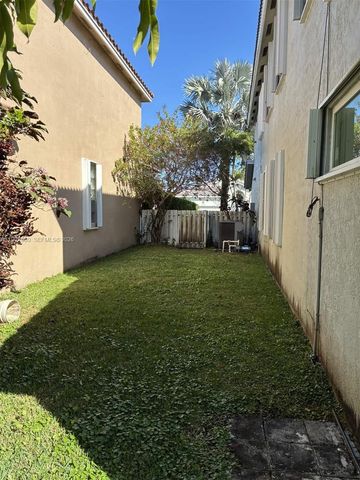 1764 NW 166th Ave, Pembroke Pines, FL 33028