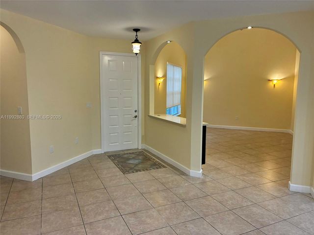 1764 NW 166th Ave, Pembroke Pines, FL 33028