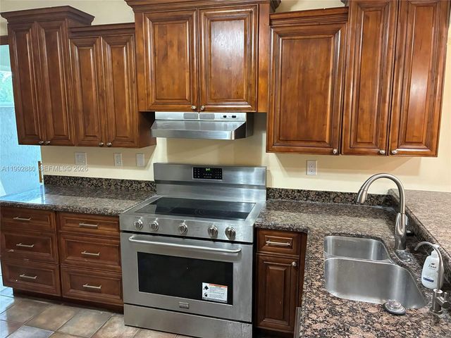 1764 NW 166th Ave, Pembroke Pines, FL 33028