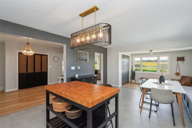 2485 Hwy 6 Trail, Marengo, IA 52301