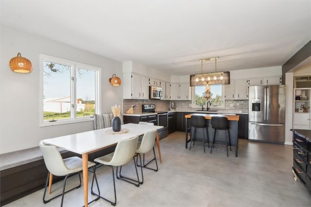 2485 Hwy 6 Trail, Marengo, IA 52301