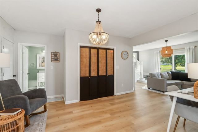 2485 Hwy 6 Trail, Marengo, IA 52301