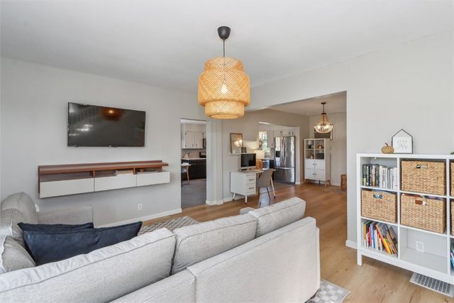 2485 Hwy 6 Trail, Marengo, IA 52301