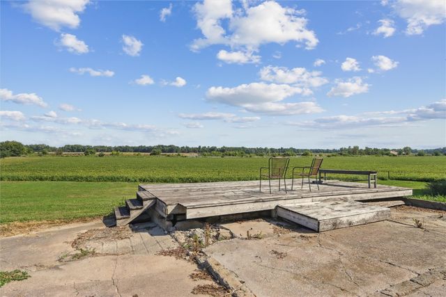 2485 Hwy 6 Trail, Marengo, IA 52301