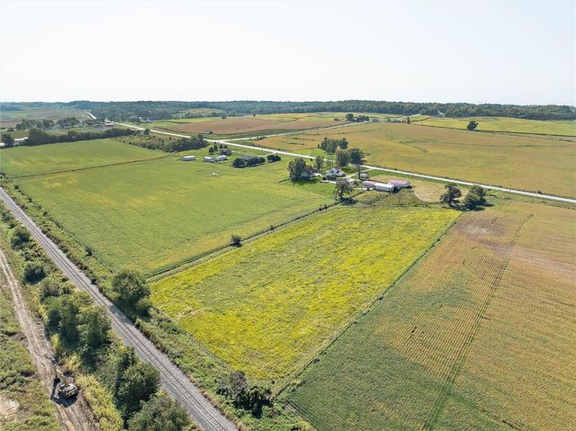 2485 Hwy 6 Trail, Marengo, IA 52301