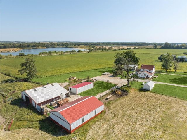 2485 Hwy 6 Trail, Marengo, IA 52301
