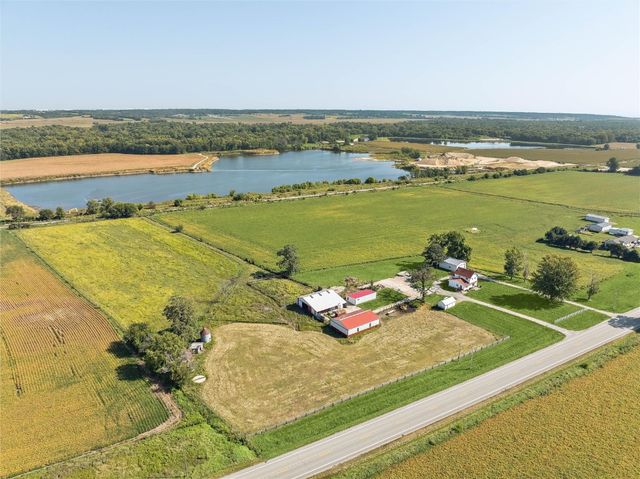 2485 Hwy 6 Trail, Marengo, IA 52301