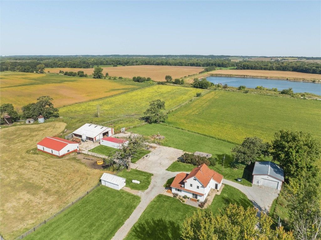 2485 Hwy 6 Trail, Marengo, IA 52301