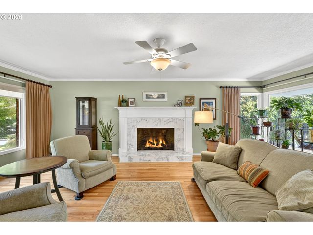 1620 Sw MAPLECREST Dr, Portland, OR 97219