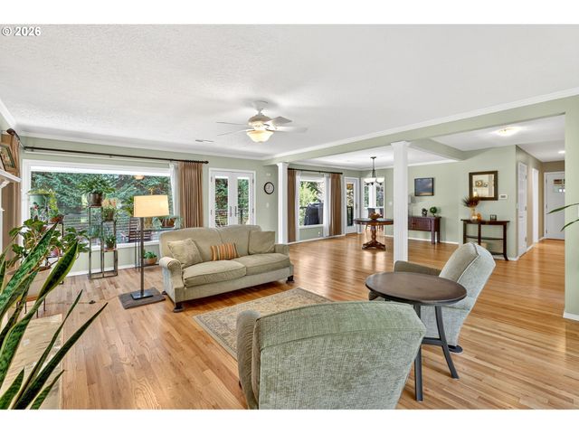 1620 Sw MAPLECREST Dr, Portland, OR 97219