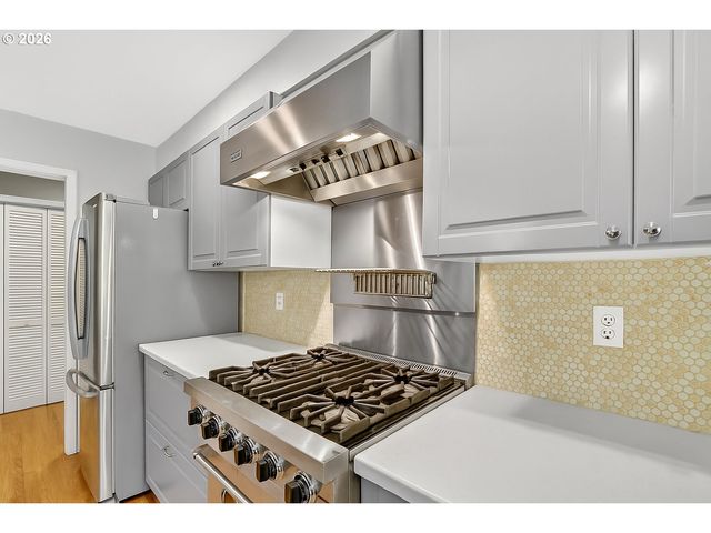 1620 Sw MAPLECREST Dr, Portland, OR 97219