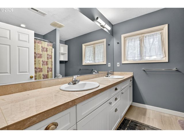 1620 Sw MAPLECREST Dr, Portland, OR 97219
