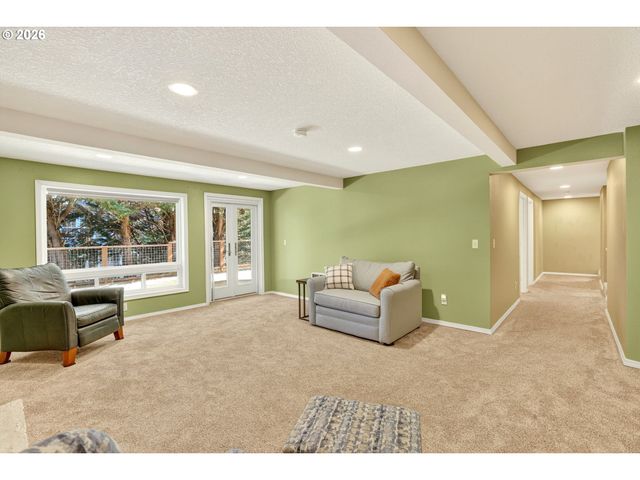 1620 Sw MAPLECREST Dr, Portland, OR 97219