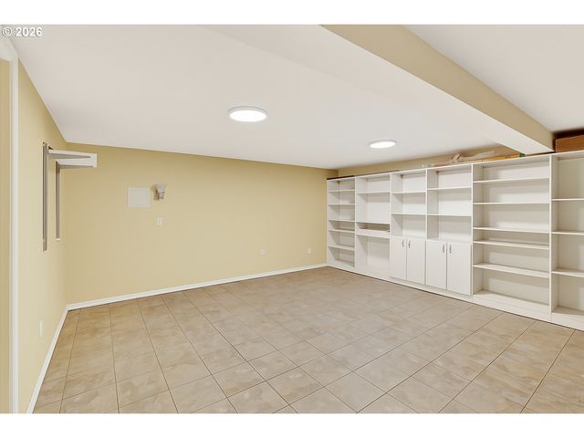 1620 Sw MAPLECREST Dr, Portland, OR 97219
