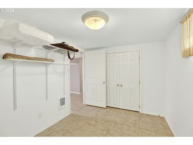 1620 Sw MAPLECREST Dr, Portland, OR 97219