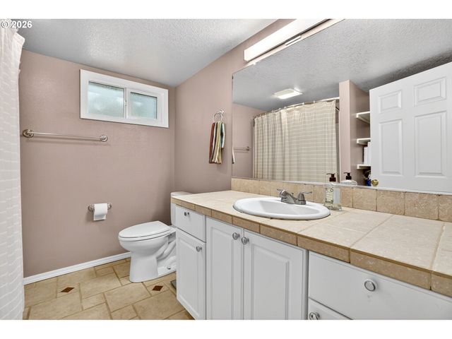 1620 Sw MAPLECREST Dr, Portland, OR 97219