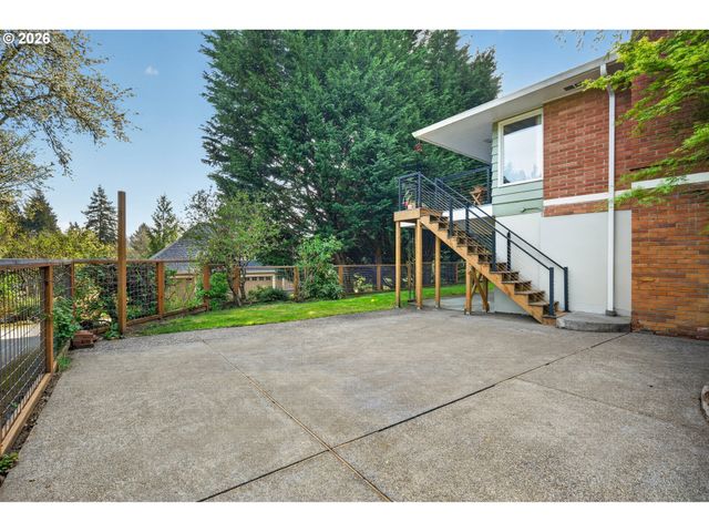 1620 Sw MAPLECREST Dr, Portland, OR 97219