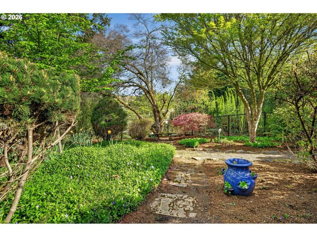 1620 Sw MAPLECREST Dr, Portland, OR 97219
