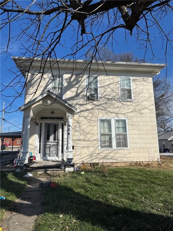 104 E Colt Street, Windsor, MO 65360