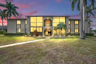 426 Pine Glen Lane D-2, Greenacres, FL 33463