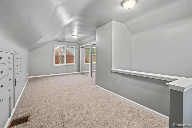 9936 Grayfield, Redford, MI 48239