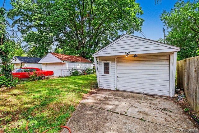 9936 Grayfield, Redford, MI 48239