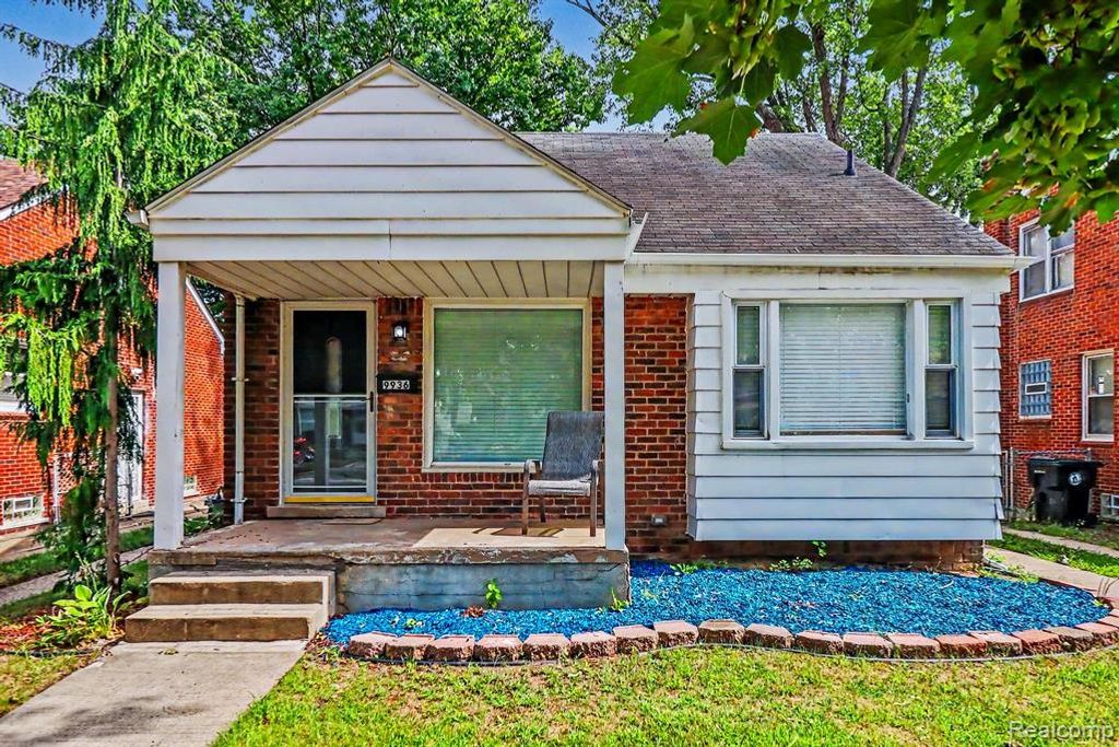 9936 Grayfield, Redford, MI 48239
