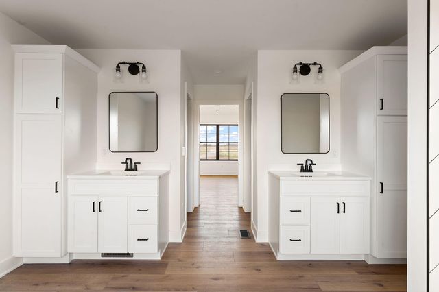 52 E 780 N, Lake Village, IN 46349