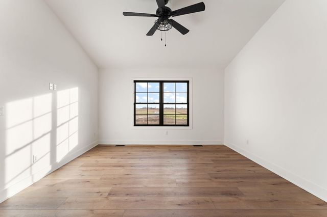 52 E 780 N, Lake Village, IN 46349