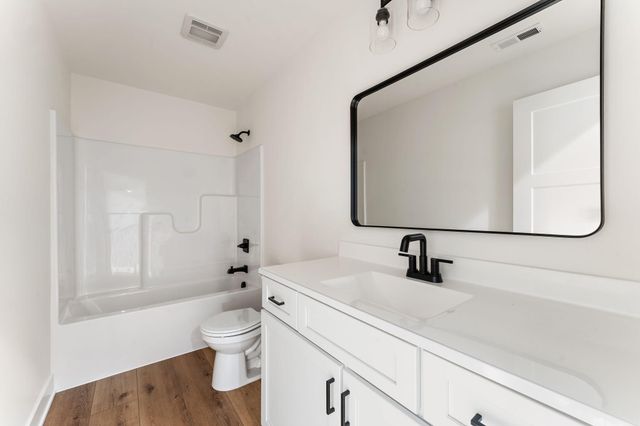 52 E 780 N, Lake Village, IN 46349