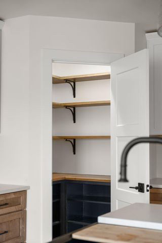 52 E 780 N, Lake Village, IN 46349