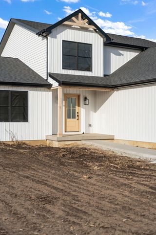 52 E 780 N, Lake Village, IN 46349